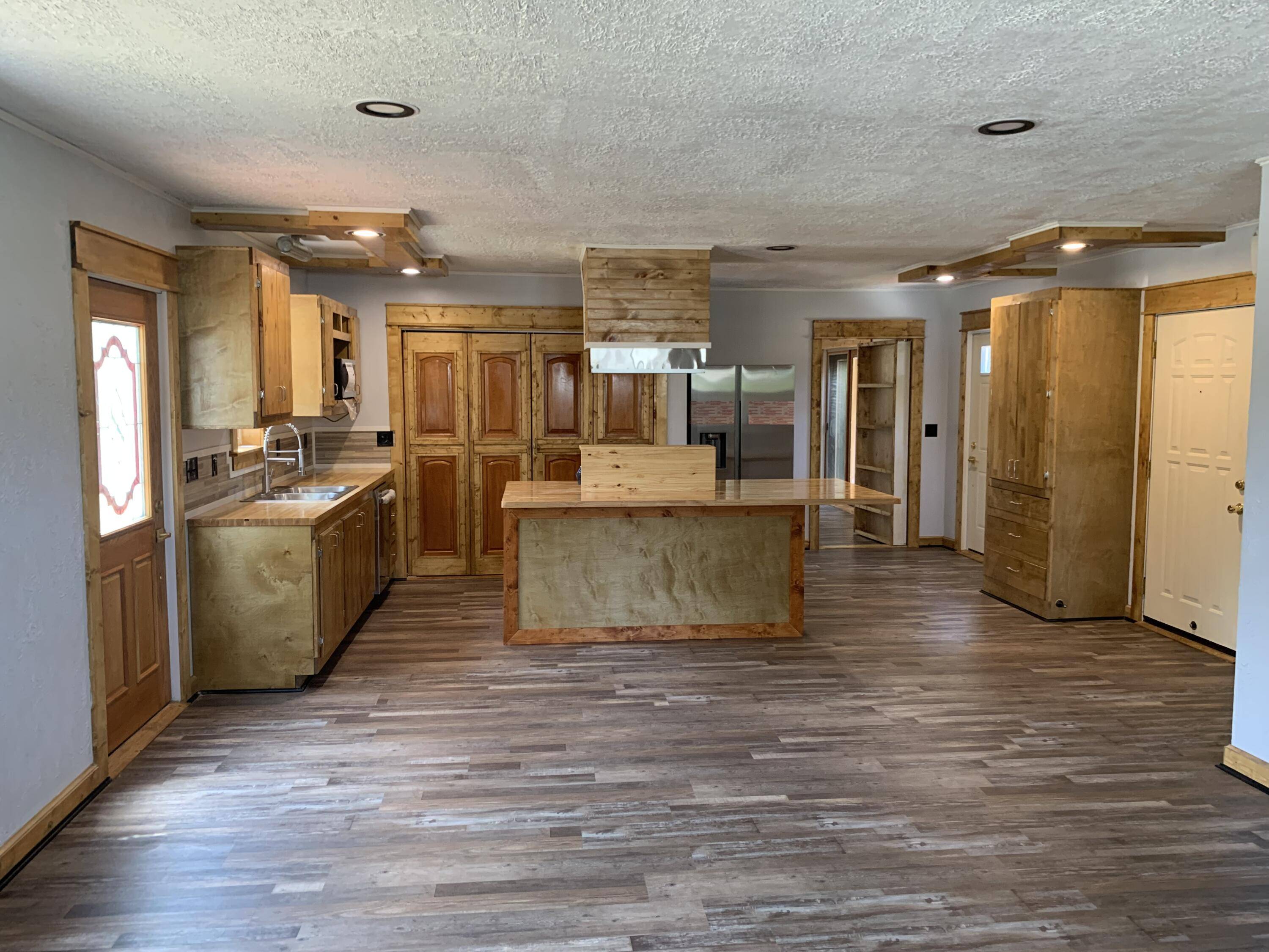 576 Pipestone ST, Benton Harbor City, MI 49022