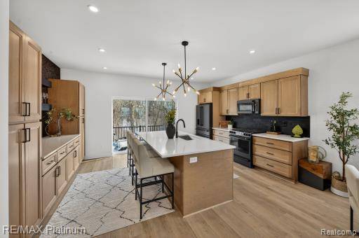 1666 Pinecroft LN, Howell Township, MI 48855