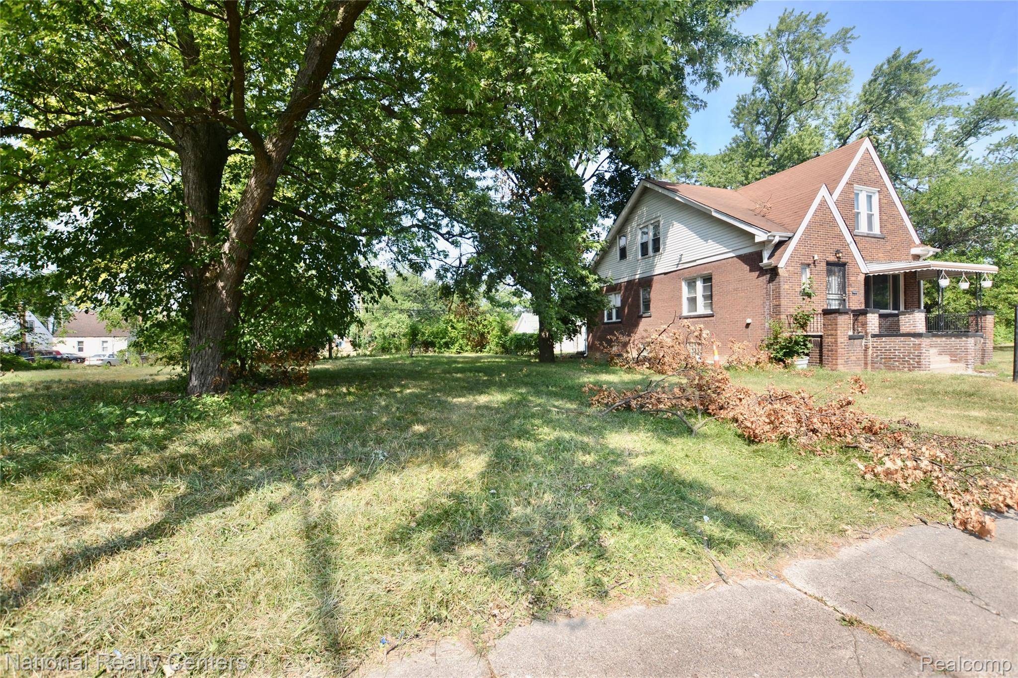 12245 Meyers RD, Detroit, MI 48227
