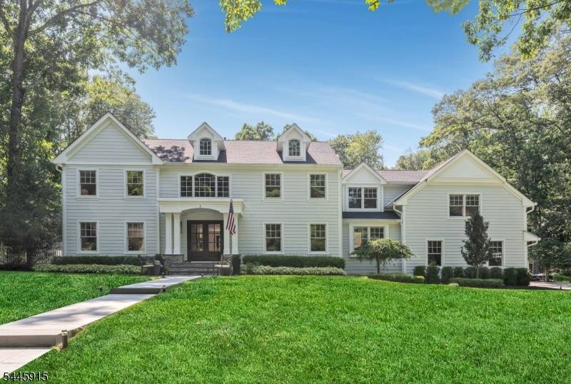 6 Butternut Rd, Allendale Boro, NJ 07401