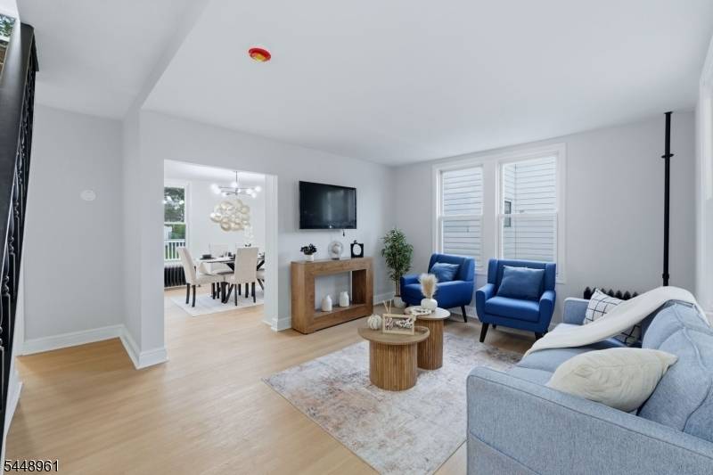 37 W Colfax Ave, Roselle Park Boro, NJ 07204