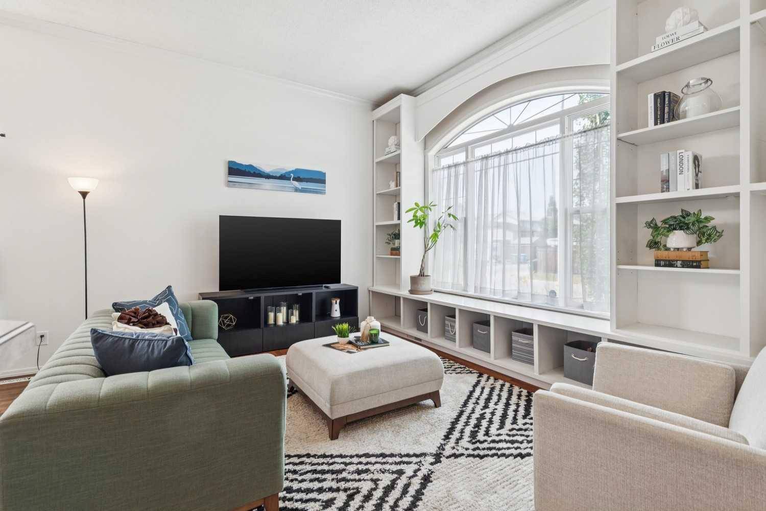 336 Mt Aberdeen Close SE, Calgary, AB T2Z 3N4