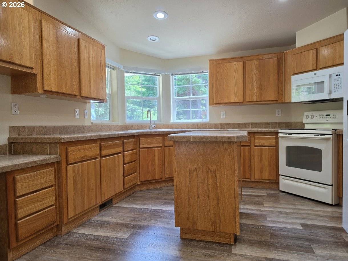 2175 DEADY ST, Port Orford, OR 97465