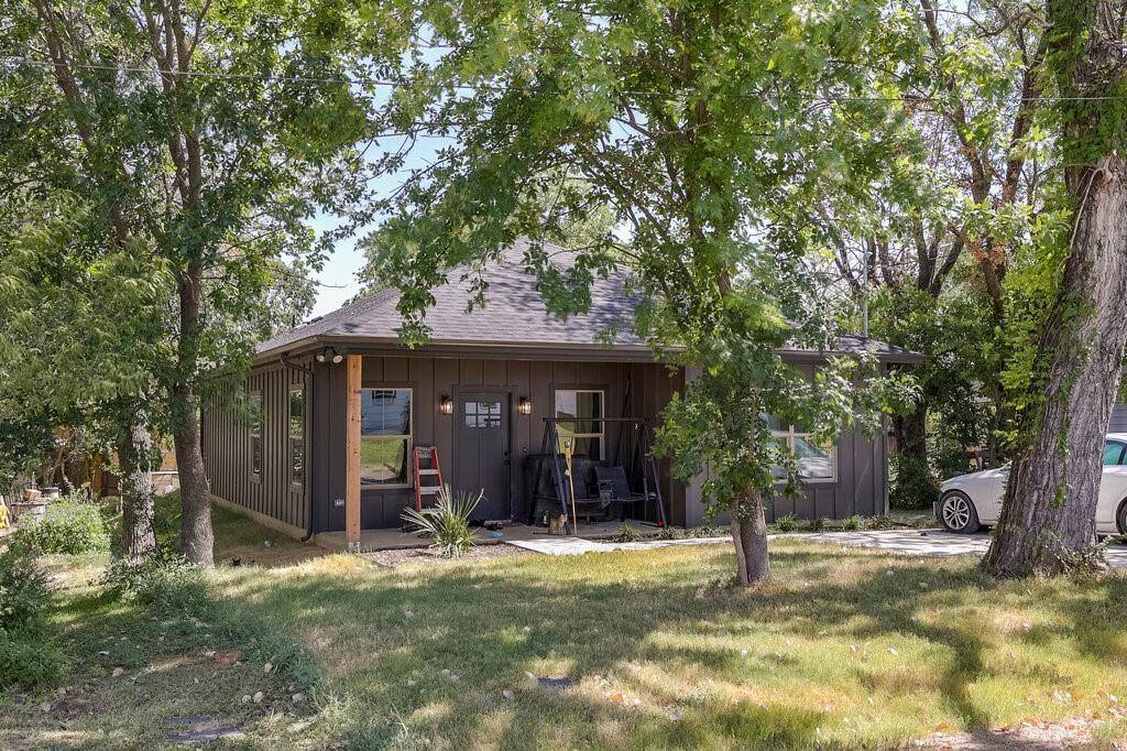 305 W 5th Street, Maypearl, TX 76064