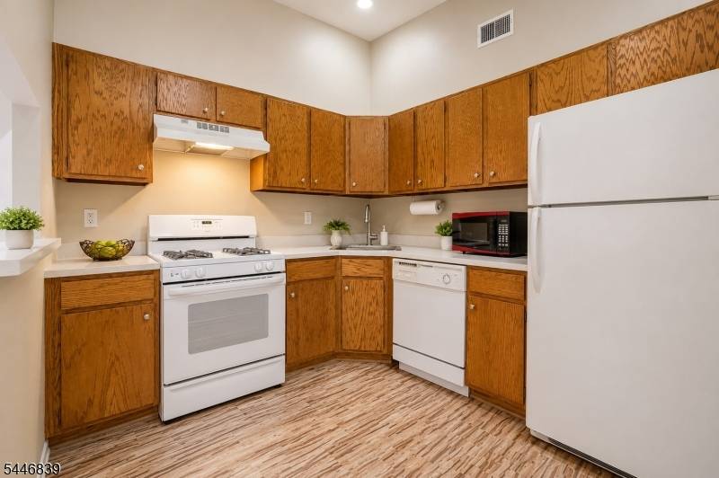 107 Rachel Ct, Franklin Twp., NJ 08823
