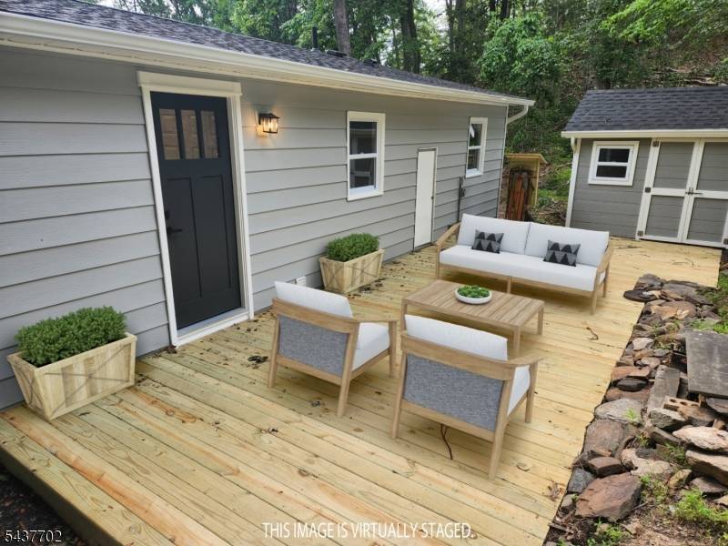 1 Watergate Dr, High Bridge Boro, NJ 08829