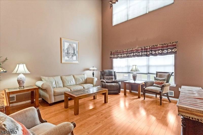 23 Crescent Rd, Old Bridge Twp., NJ 08857