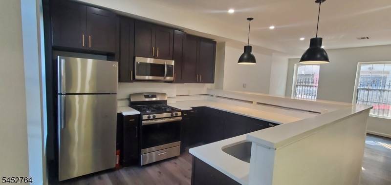 22 Eagle St, Newark City, NJ 07102