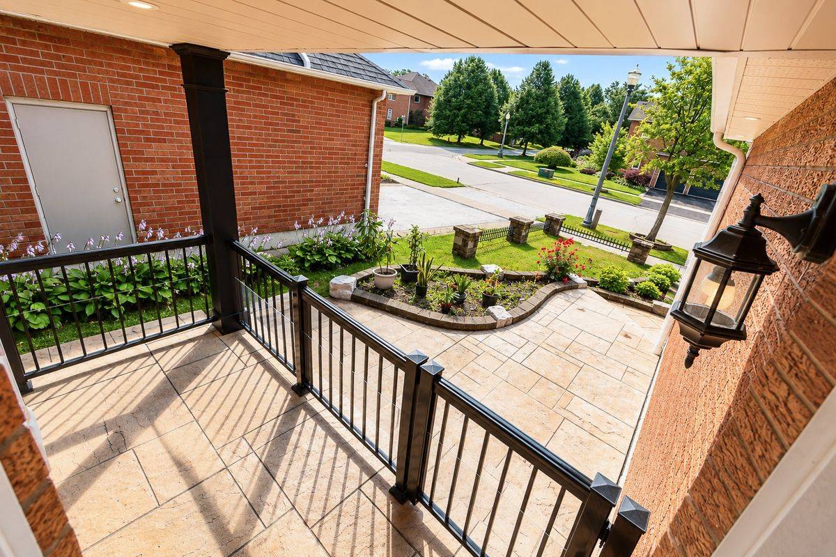64 Strickland DR, Ajax, ON L1T 4A2