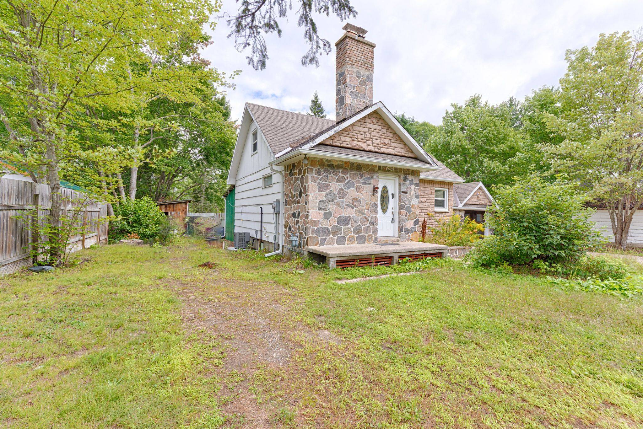 32868 Highway 17 HWY, Deep River, ON K0J 1P0