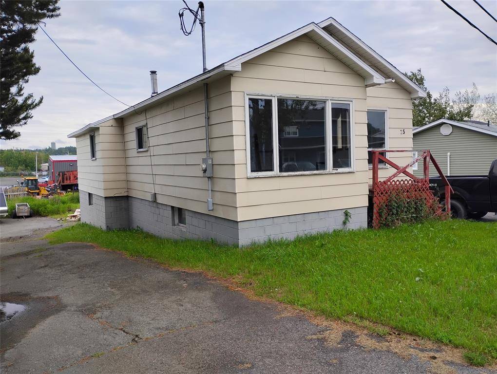 25 Main Street, Grand Falls-windsor, NL A2B1G1