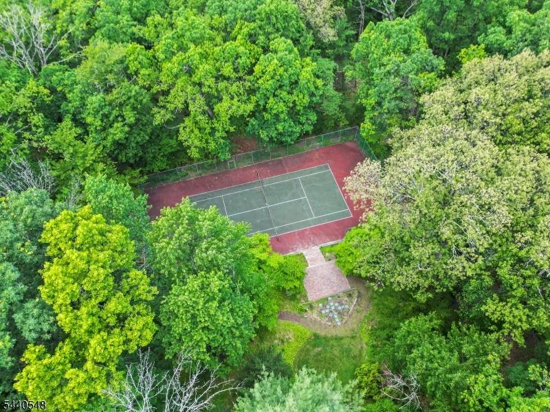 60 Brook Dr, Watchung Boro, NJ 07069