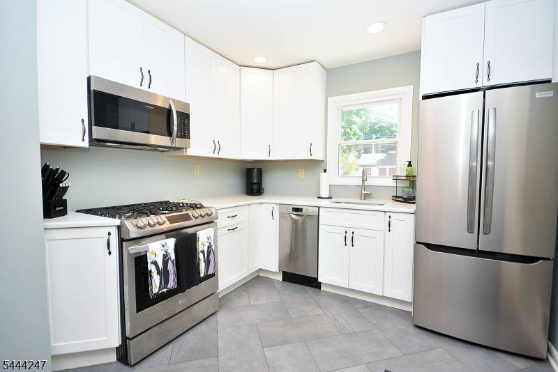 22 Center St, Bernardsville Boro, NJ 07924