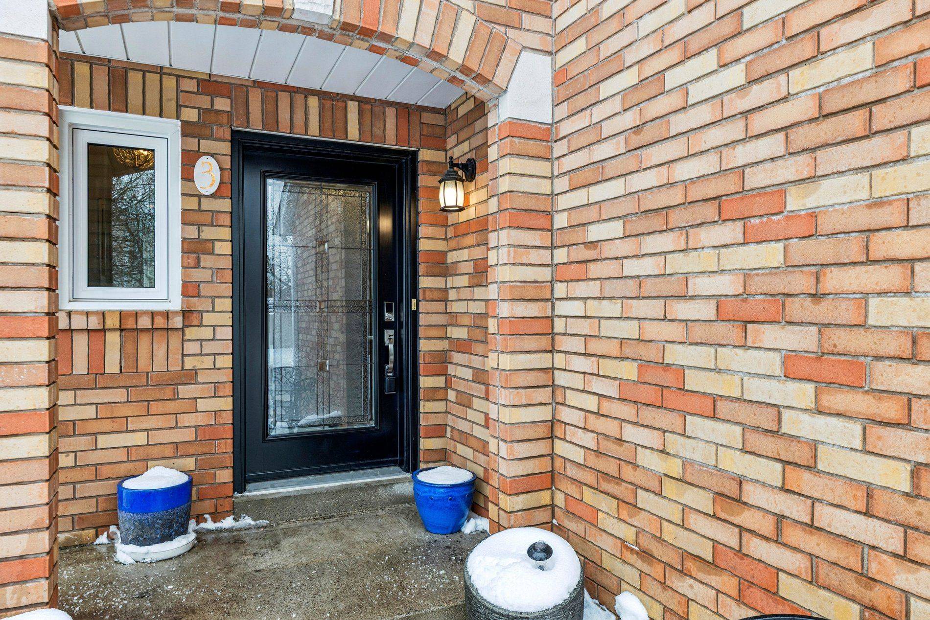 3 Booth CRES, Ajax, ON L1Z 1H6