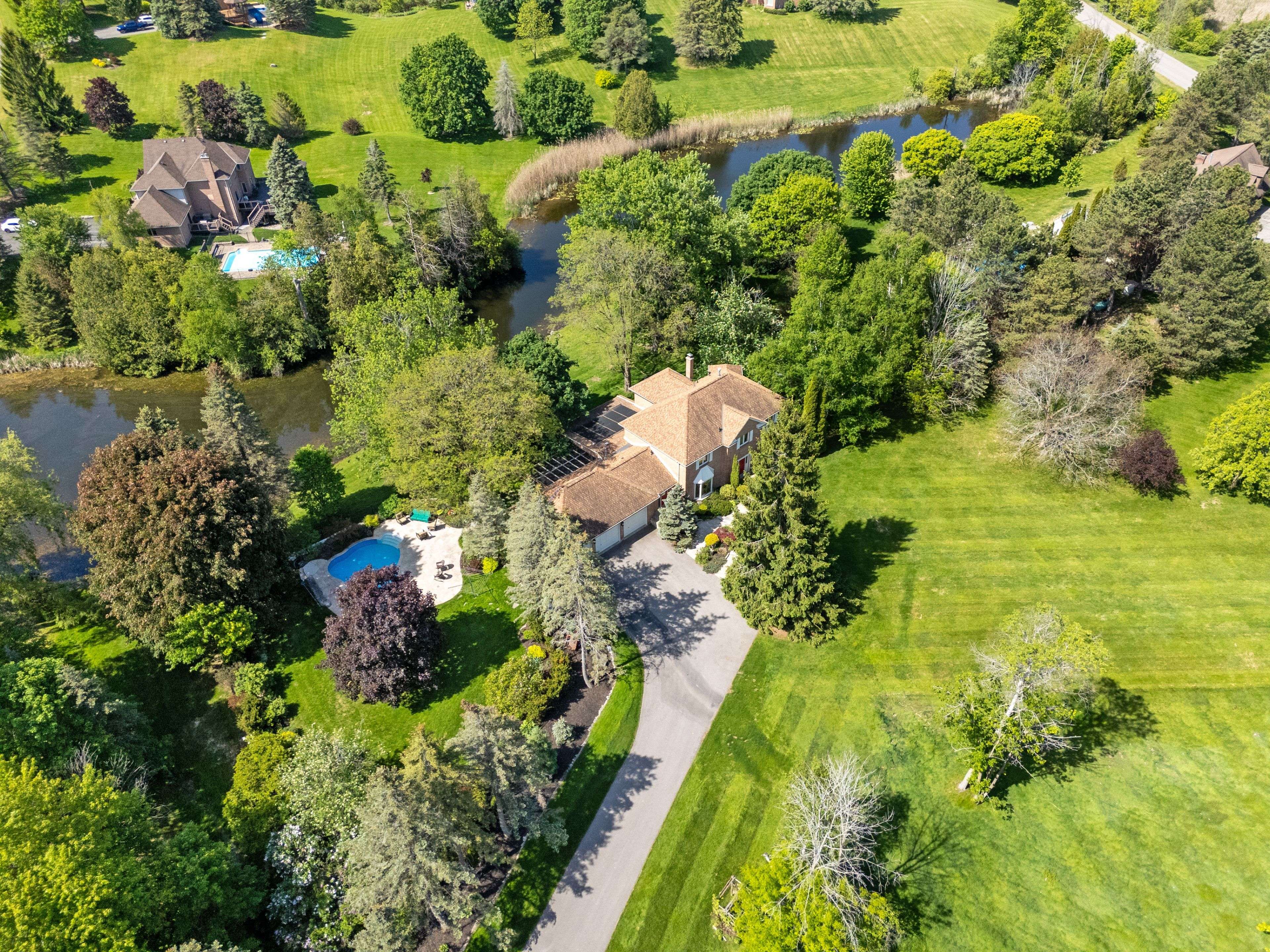 4 Wolf CRES, Caledon, ON L7E 0A7