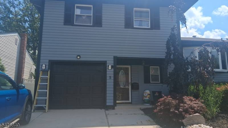 5 Sumutka Ct, Carteret Boro, NJ 07008