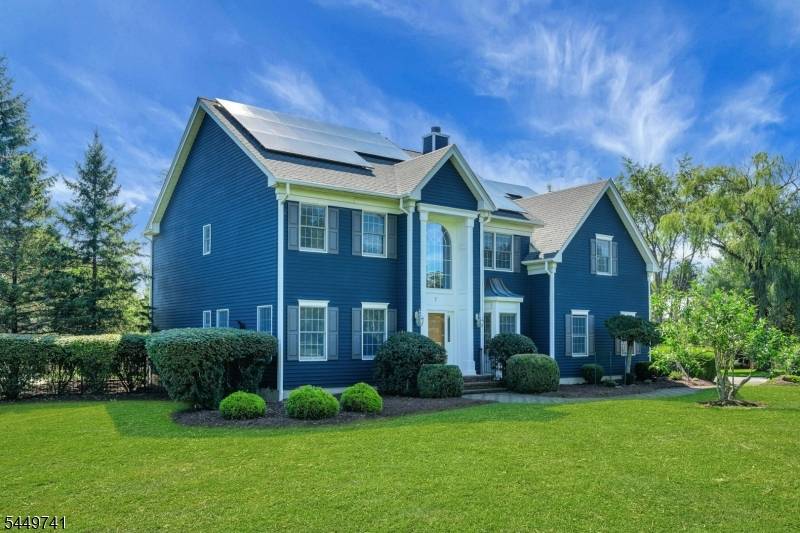 7 Bentley Way, Washington Twp., NJ 07853