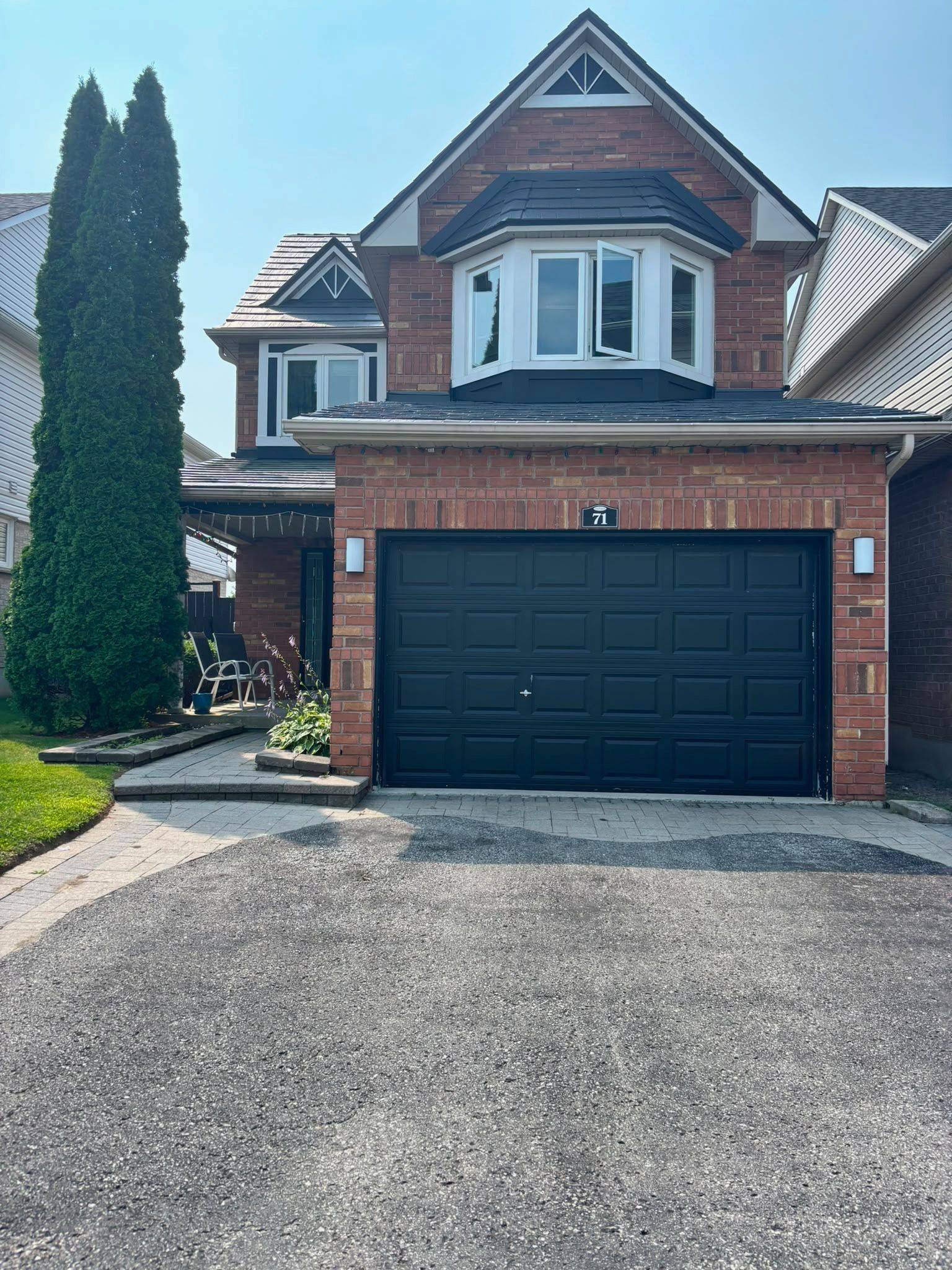 71 Hutton PL, Clarington, ON L1C 5H5