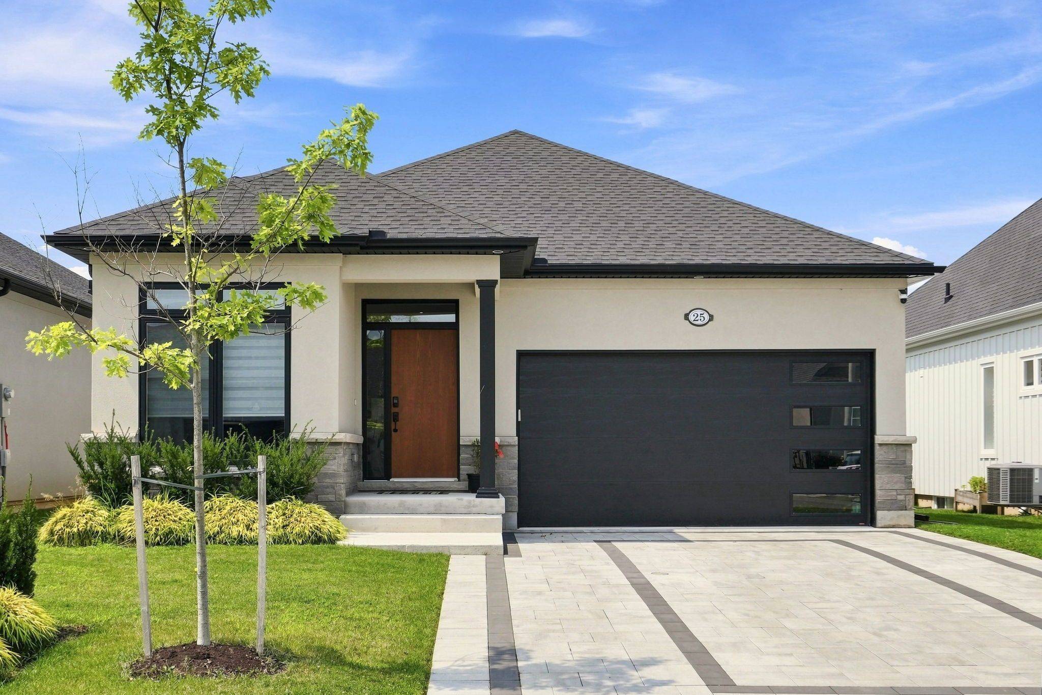 25 Sunrise CT, Fort Erie, ON L0S 1N0