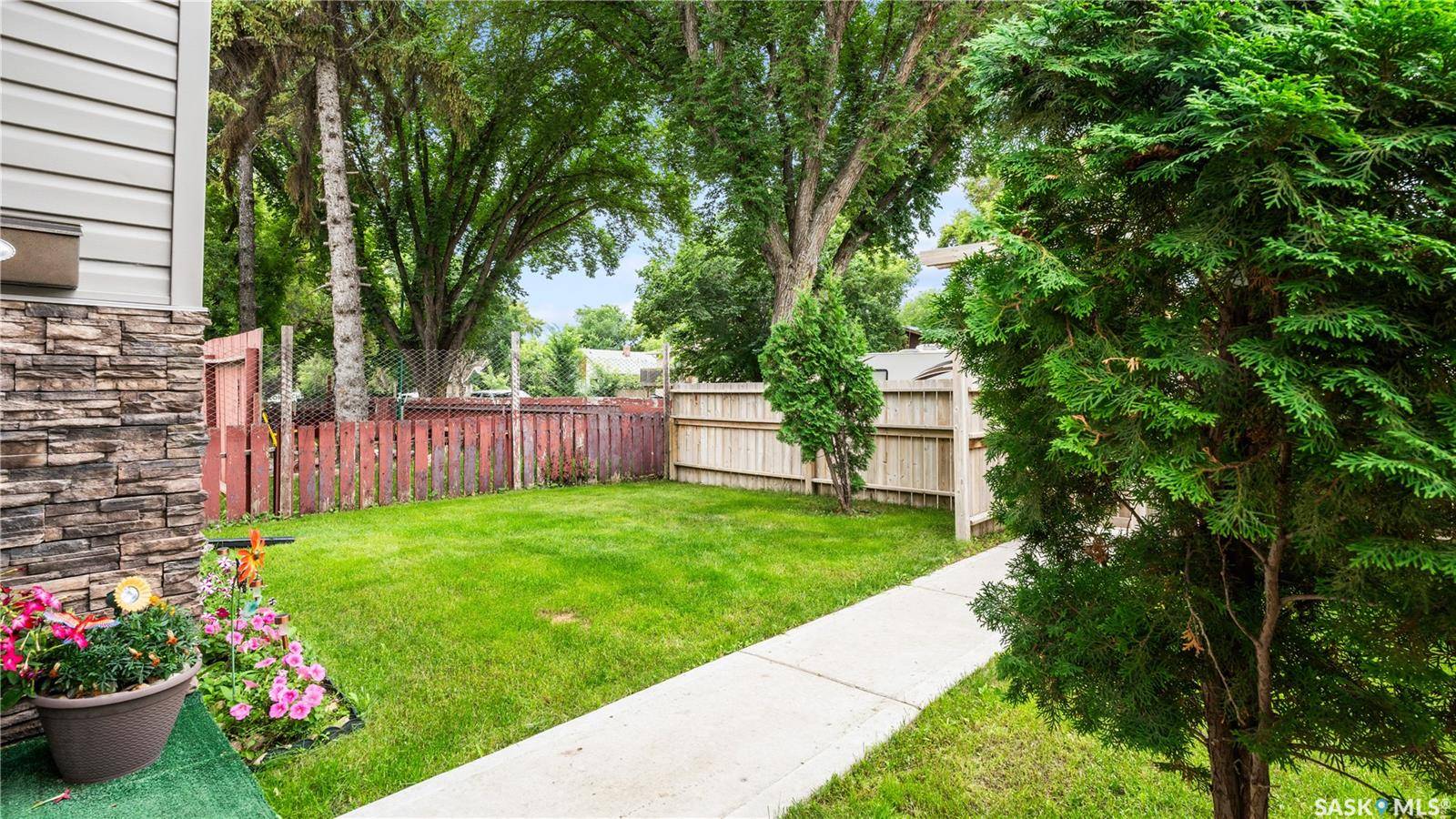 110 S AVENUE S, Saskatoon, SK S7M 2Z6