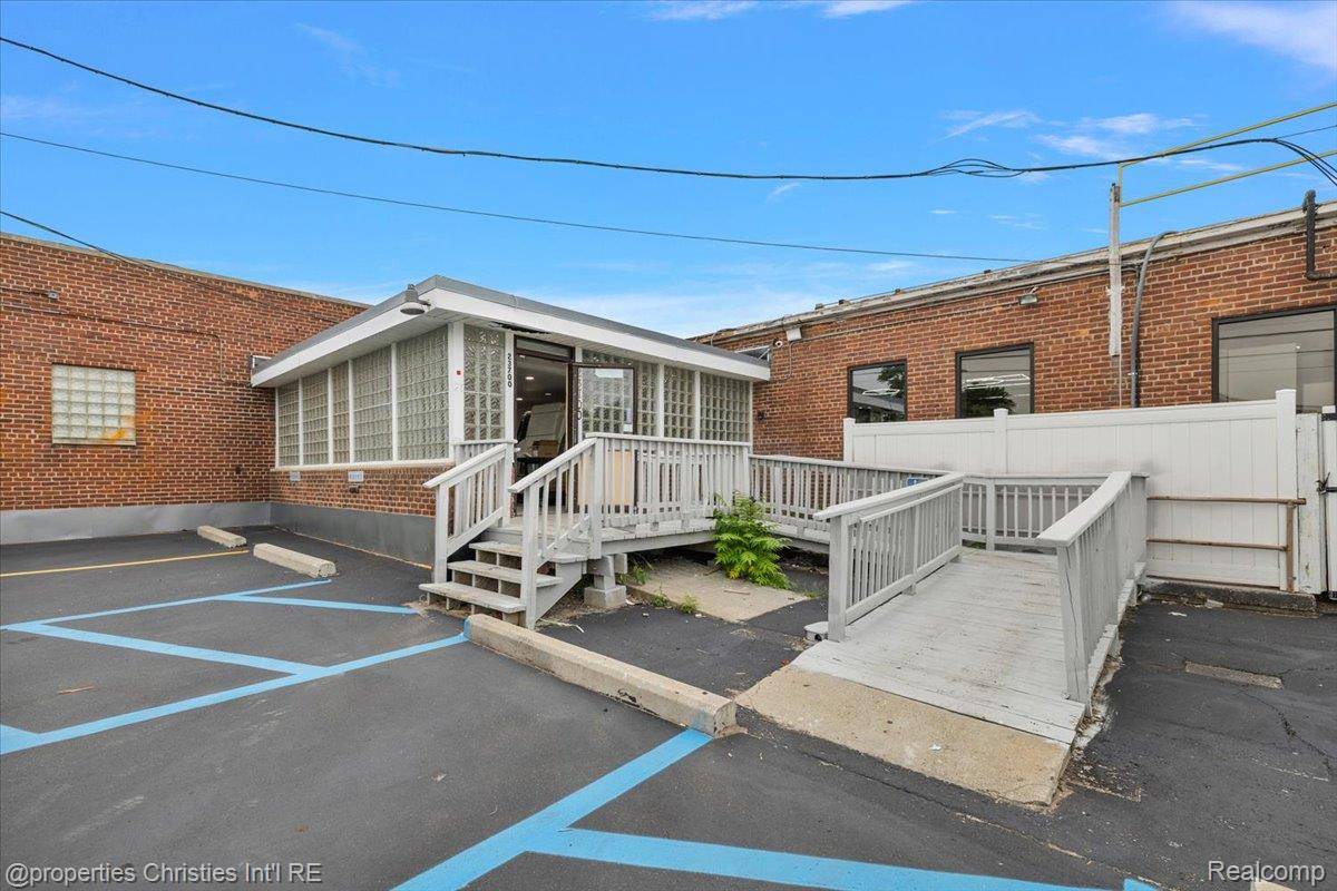 23700 Van Dyke Avenue, Warren, MI 48089