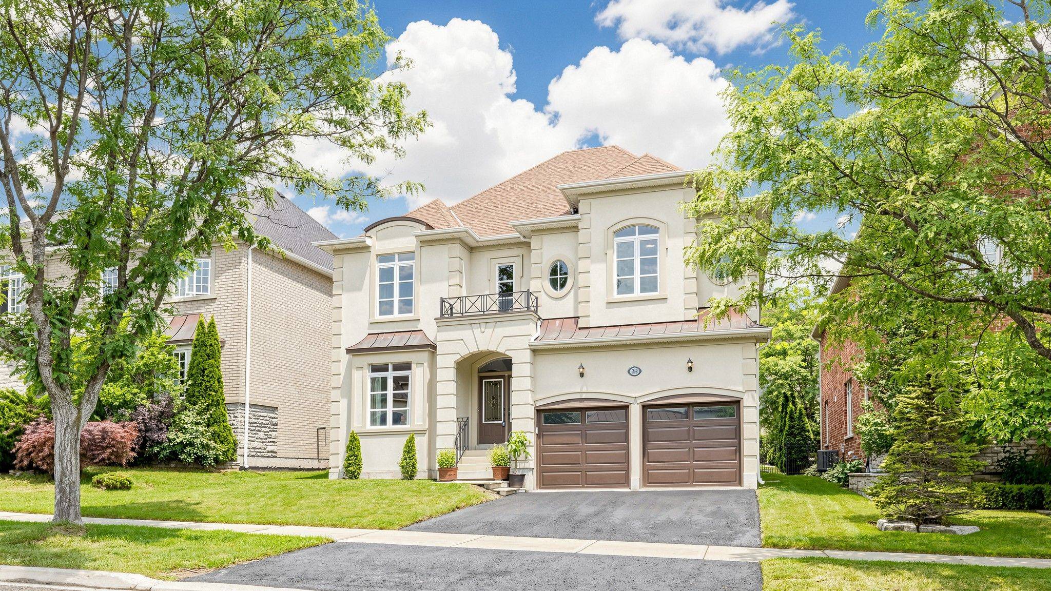 368 Paradelle DR, Richmond Hill, ON L4E 4R7