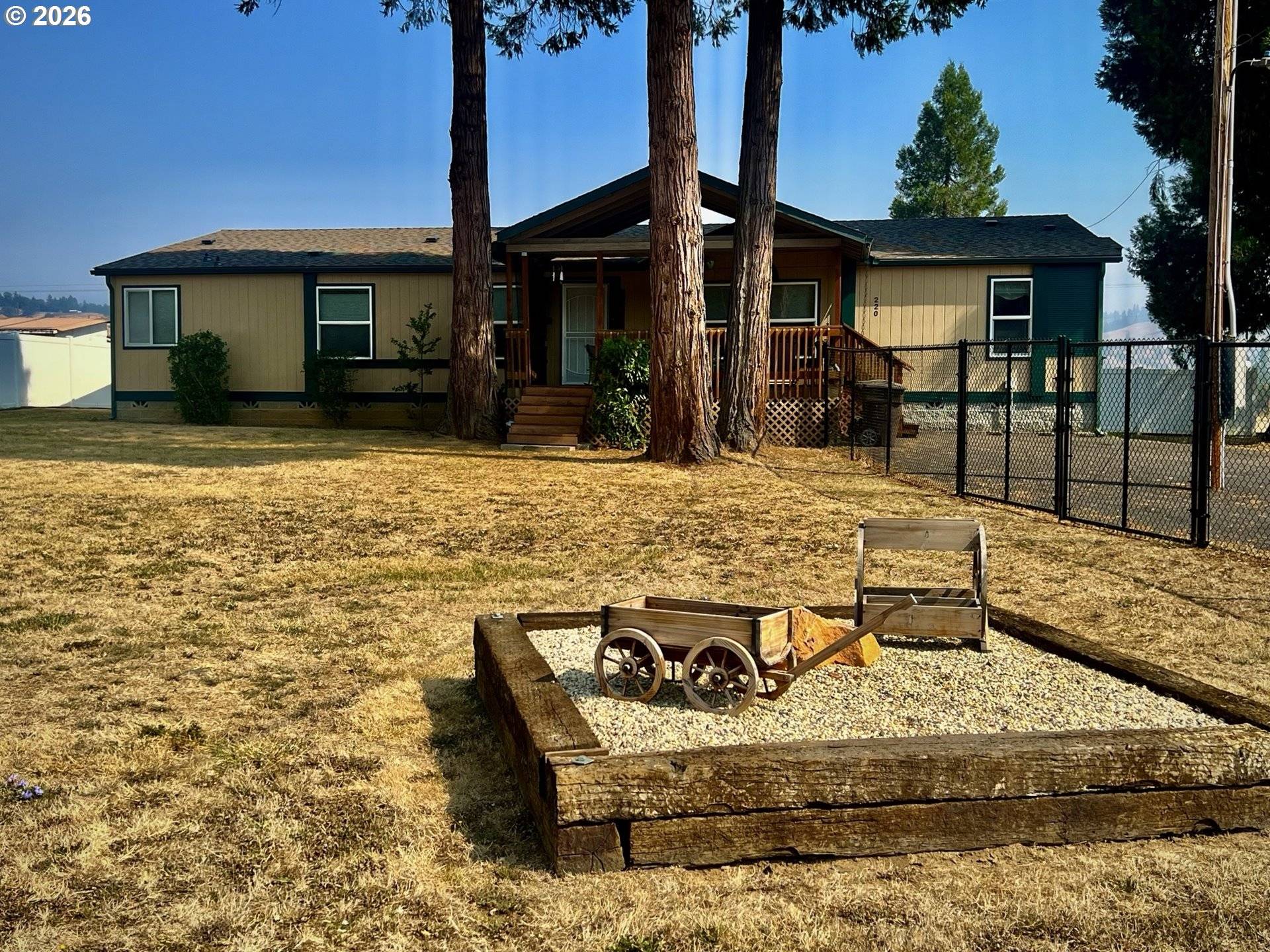 220 WILD RIVER DR, Roseburg, OR 97470