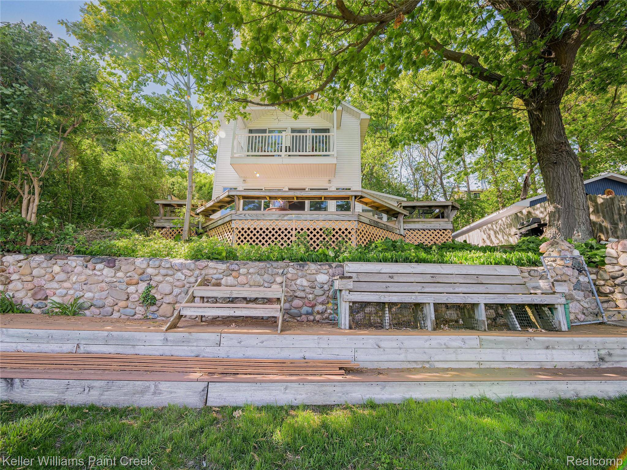 227 Ora RD, Oxford Charter Township, MI 48371