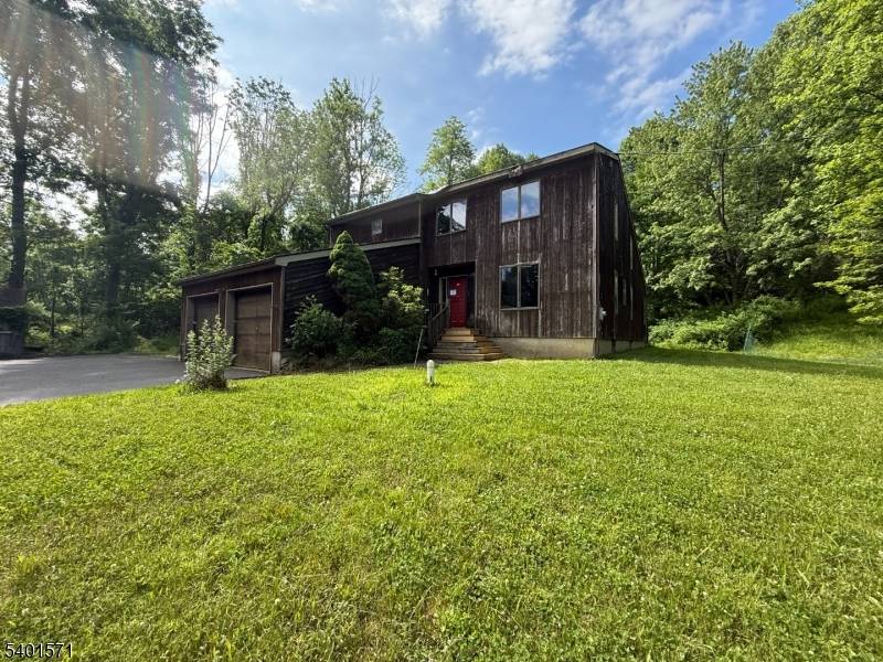 64 W Quarry Rd, White Twp., NJ 07823