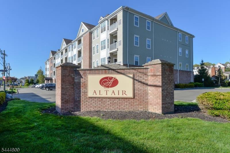 503 Bushes Ln, Elmwood Park Boro, NJ 07407