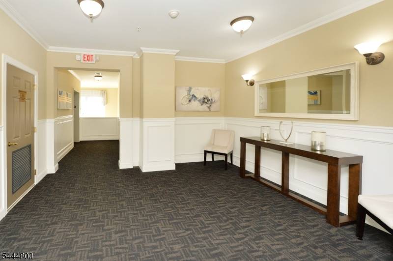 503 Bushes Ln, Elmwood Park Boro, NJ 07407