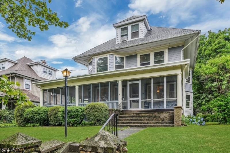 176 Mountain Way, Rutherford Boro, NJ 07070