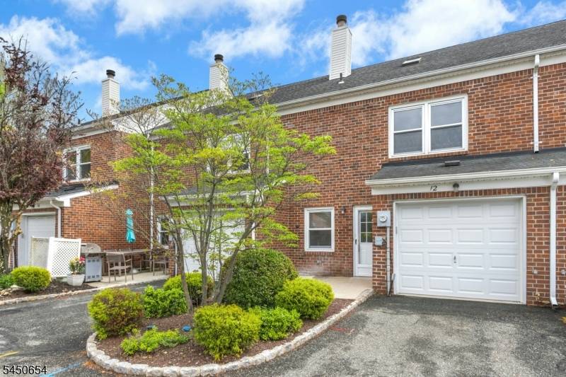 12 Harwich Ct, Scotch Plains Twp., NJ 07076
