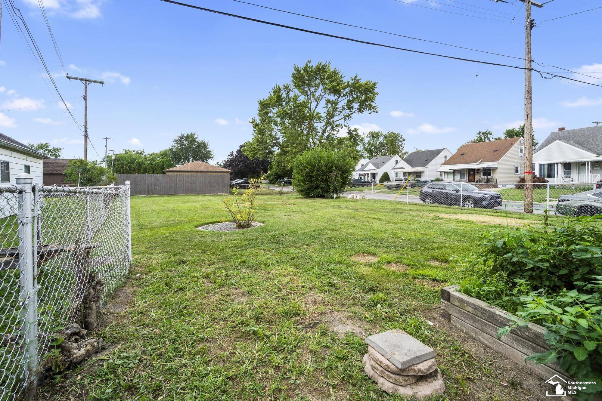 3106 River DR, Lincoln Park, MI 48146
