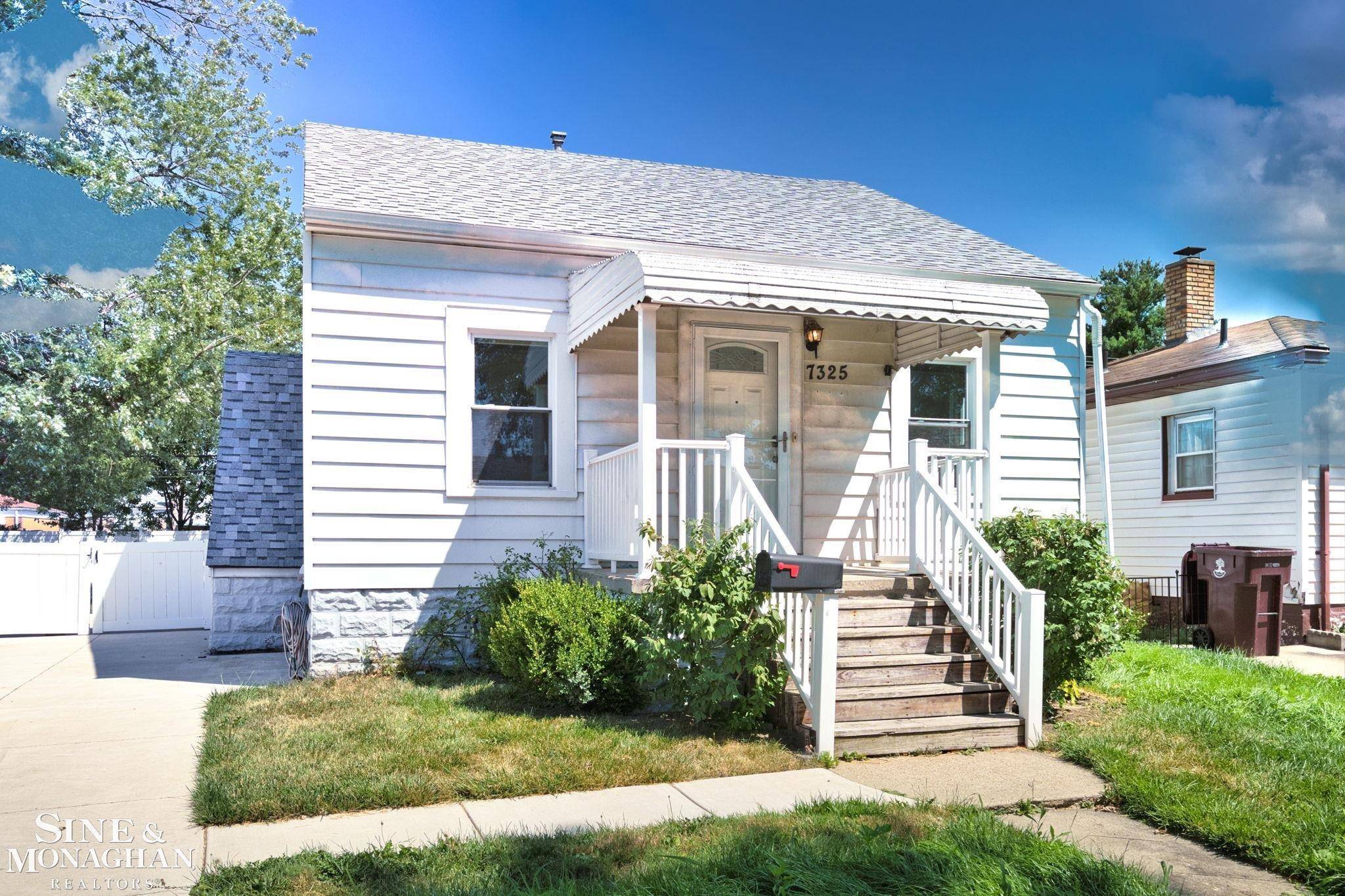 7325 Mckinley ST, Center Line, MI 48015