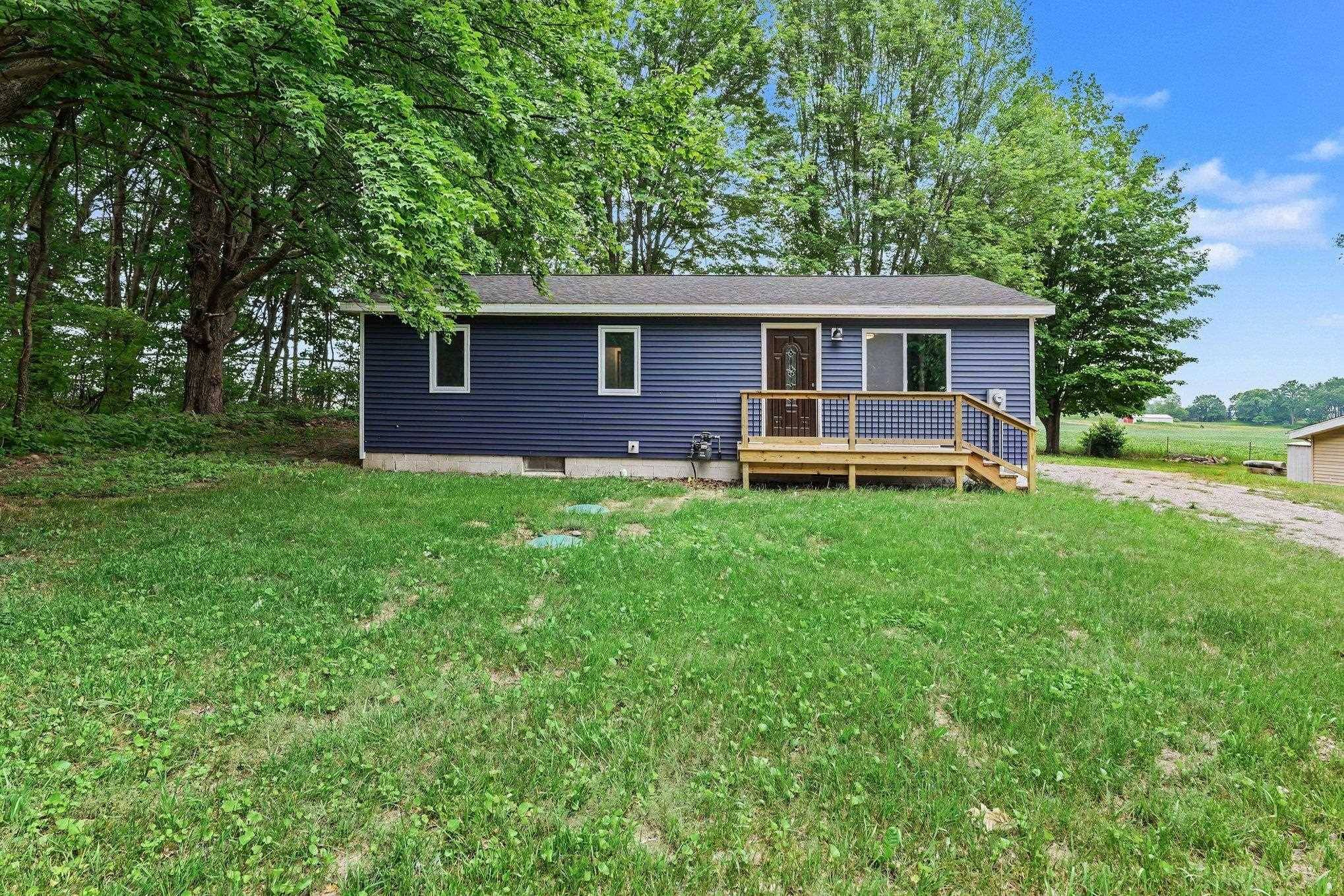 1051 Circle DR, Lake Isabella, MI 48893