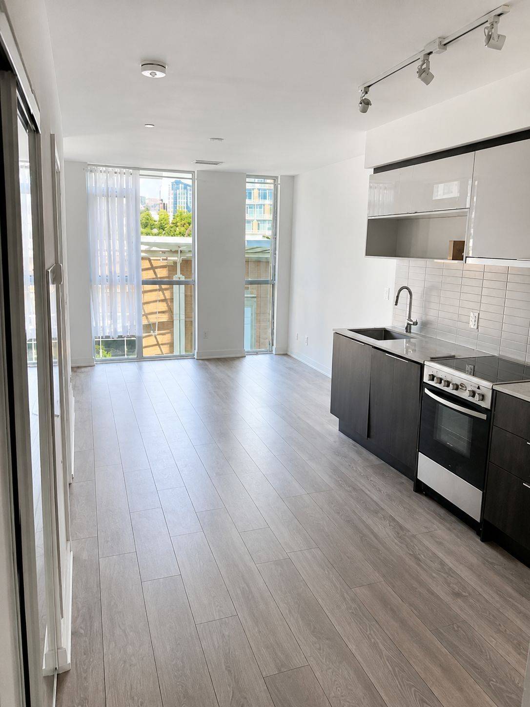 159 Wellesley ST E #404, Toronto C08, ON M4Y 0H5