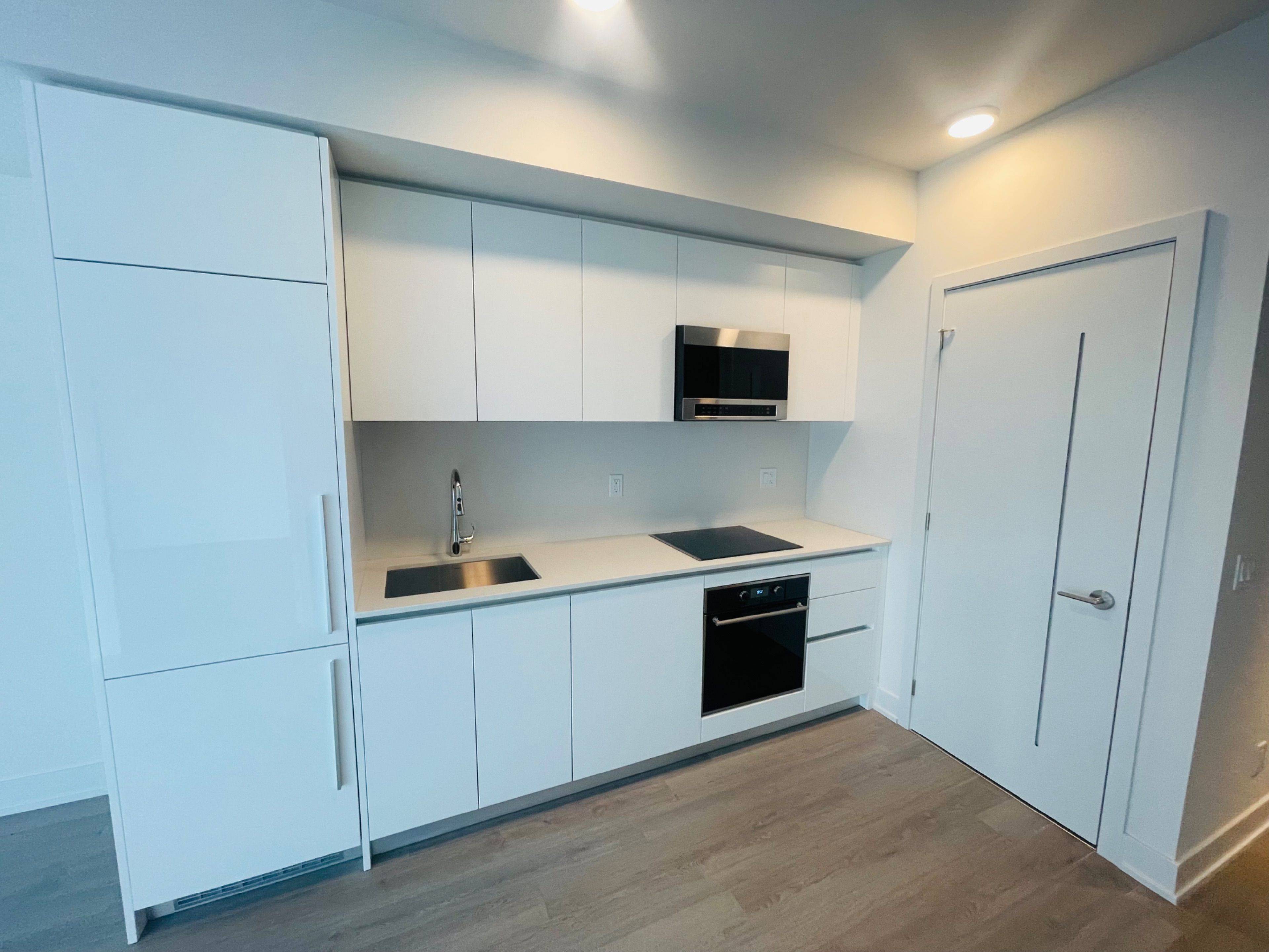 8 Cumberland ST #2404, Toronto C02, ON M4W 0B6