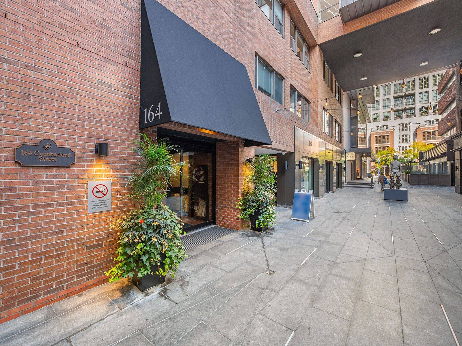 164 Cumberland ST #602, Toronto C02, ON M5R 1A8