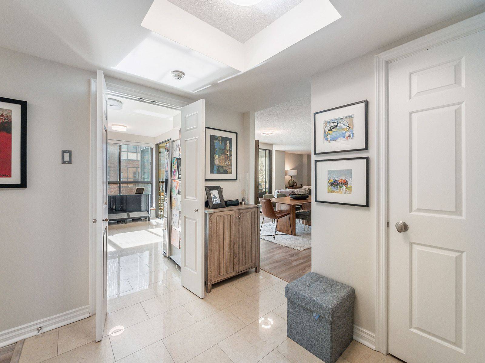 164 Cumberland ST #602, Toronto C02, ON M5R 1A8