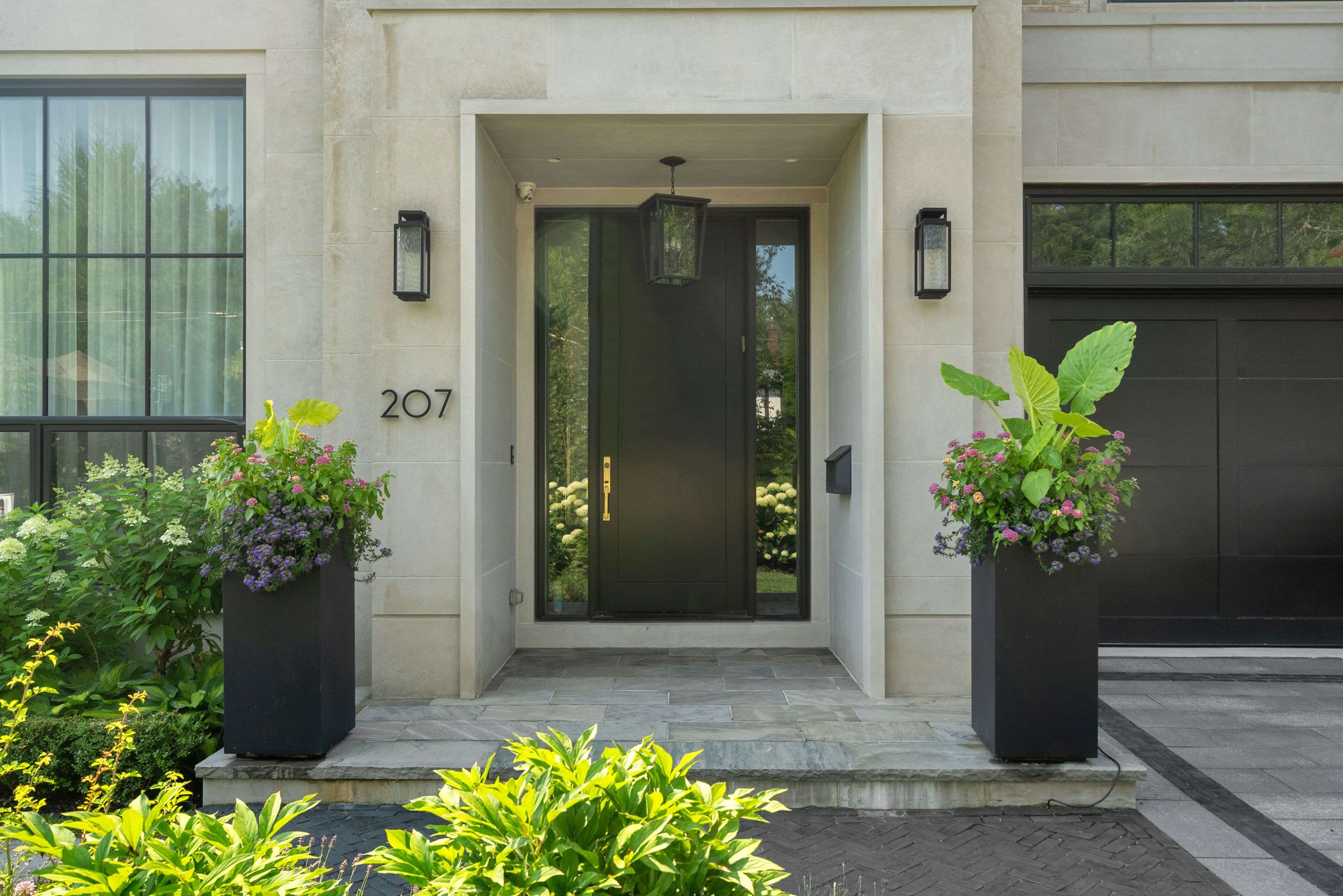 207 Strathallan BLVD, Toronto C04, ON M1N 1T3