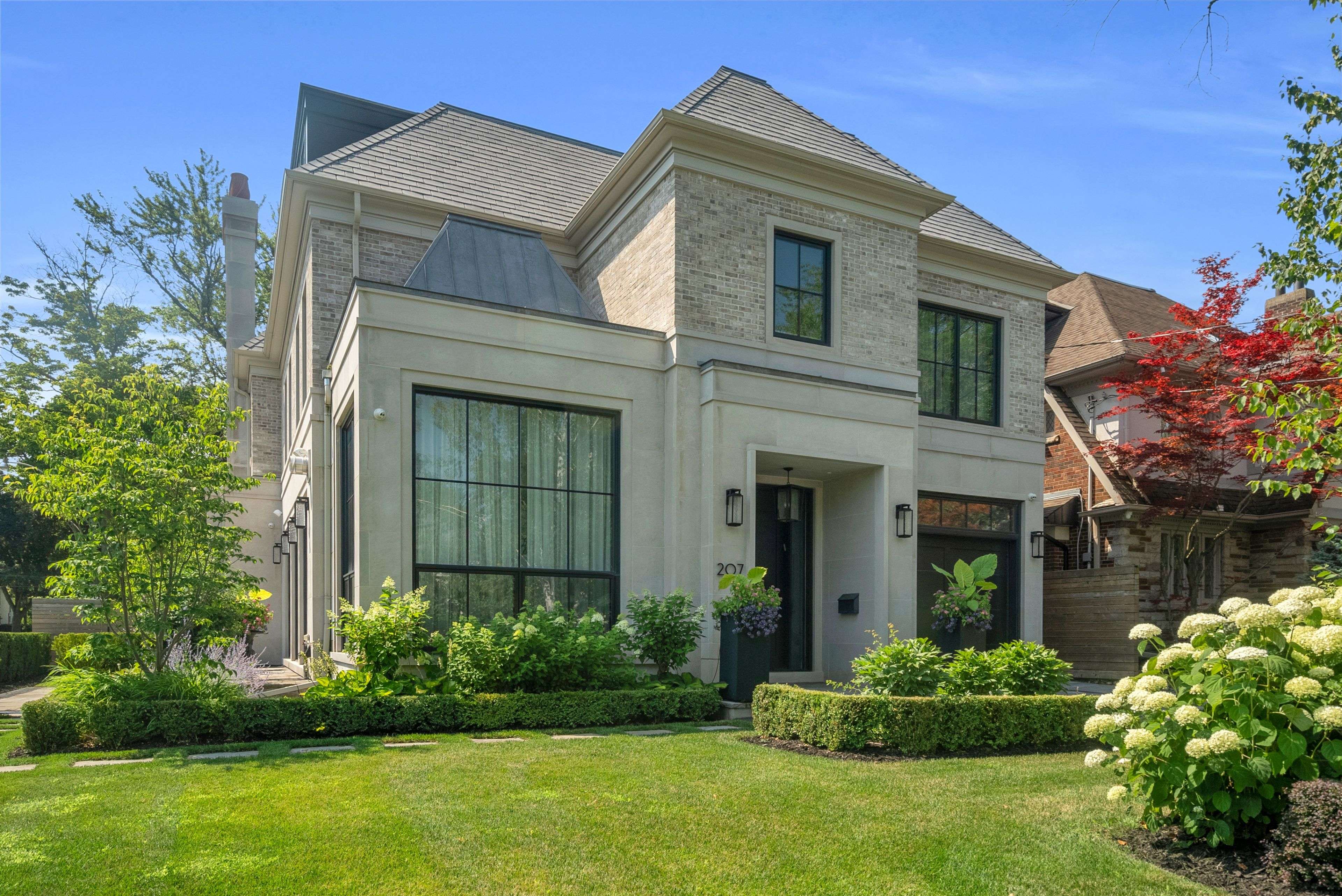 207 Strathallan BLVD, Toronto C04, ON M1N 1T3