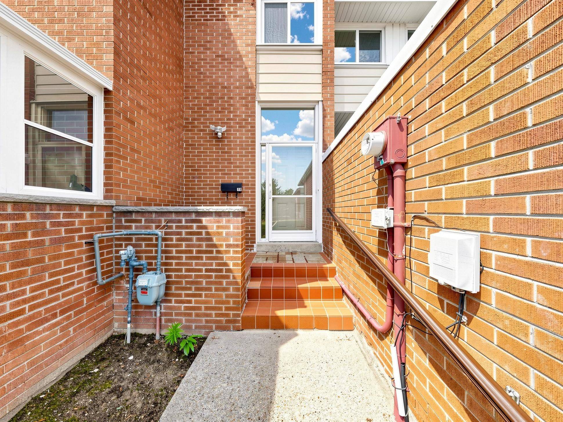 18 Sprucewood CT, Toronto E05, ON M1W 2K3