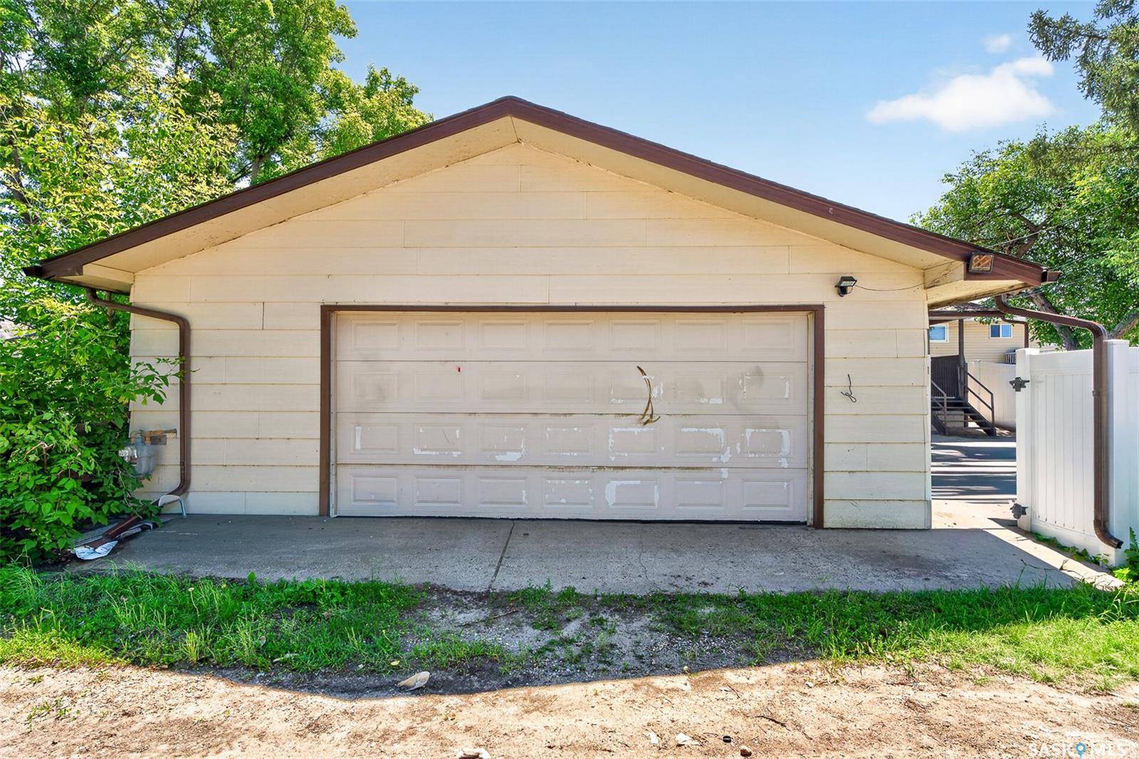 1154 Warner STREET W, Moose Jaw, SK S6H 6L2