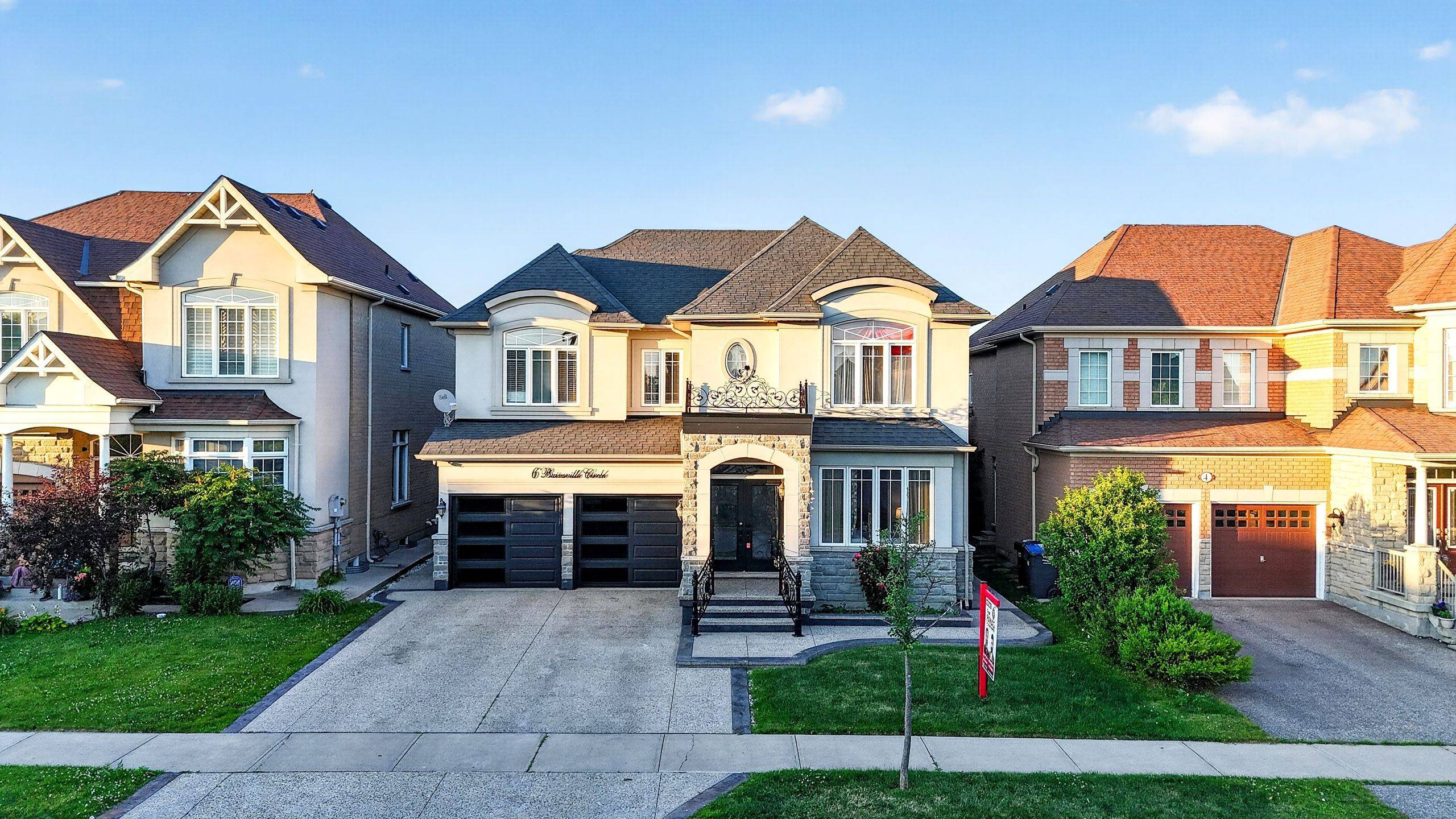 6 Bainsville CIR, Brampton, ON L6P 3A5