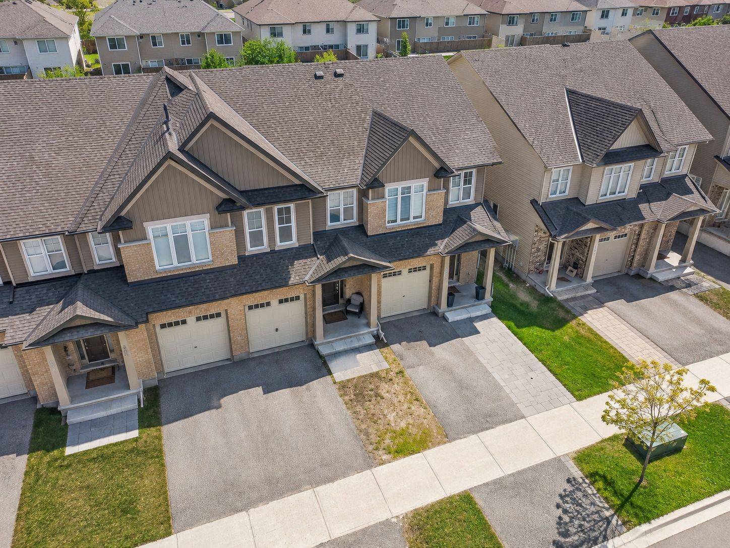 834 CEDAR CREEK DR, Blossom Park - Airport And Area, ON K1T 0N6