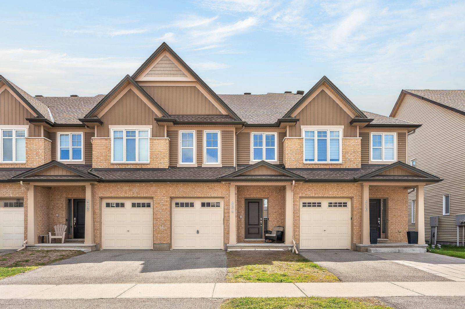 834 CEDAR CREEK DR, Blossom Park - Airport And Area, ON K1T 0N6