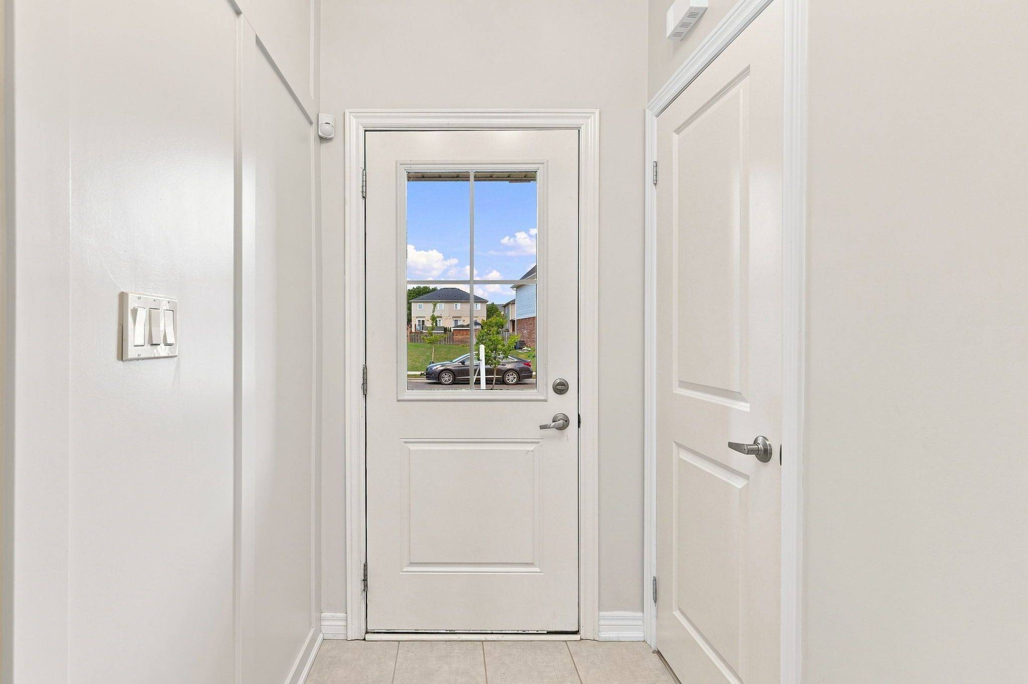 19 Mia DR, Hamilton, ON L9B 0K1