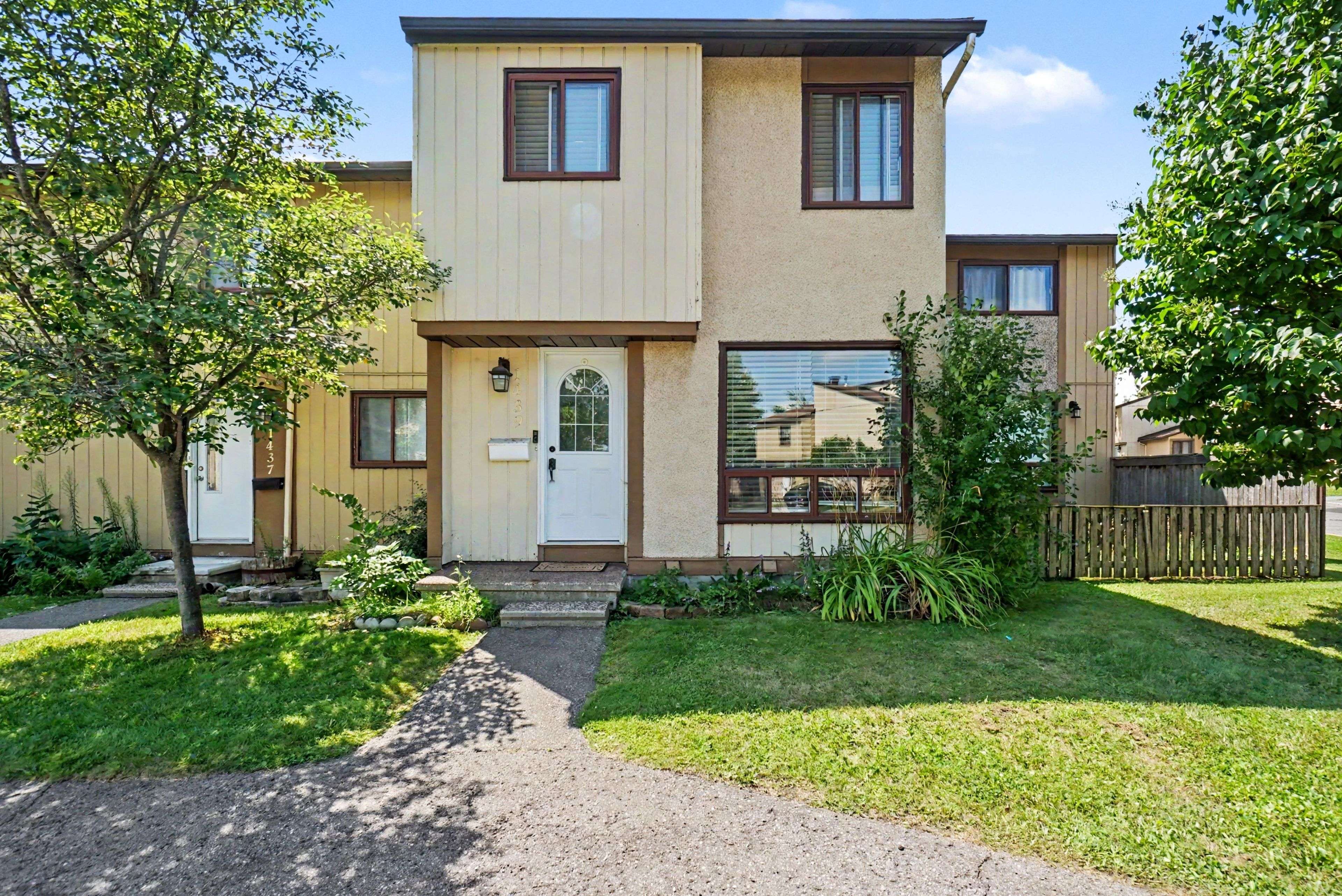 1439 Bethamy LN, Beacon Hill North - South And Area, ON K1J 8P7