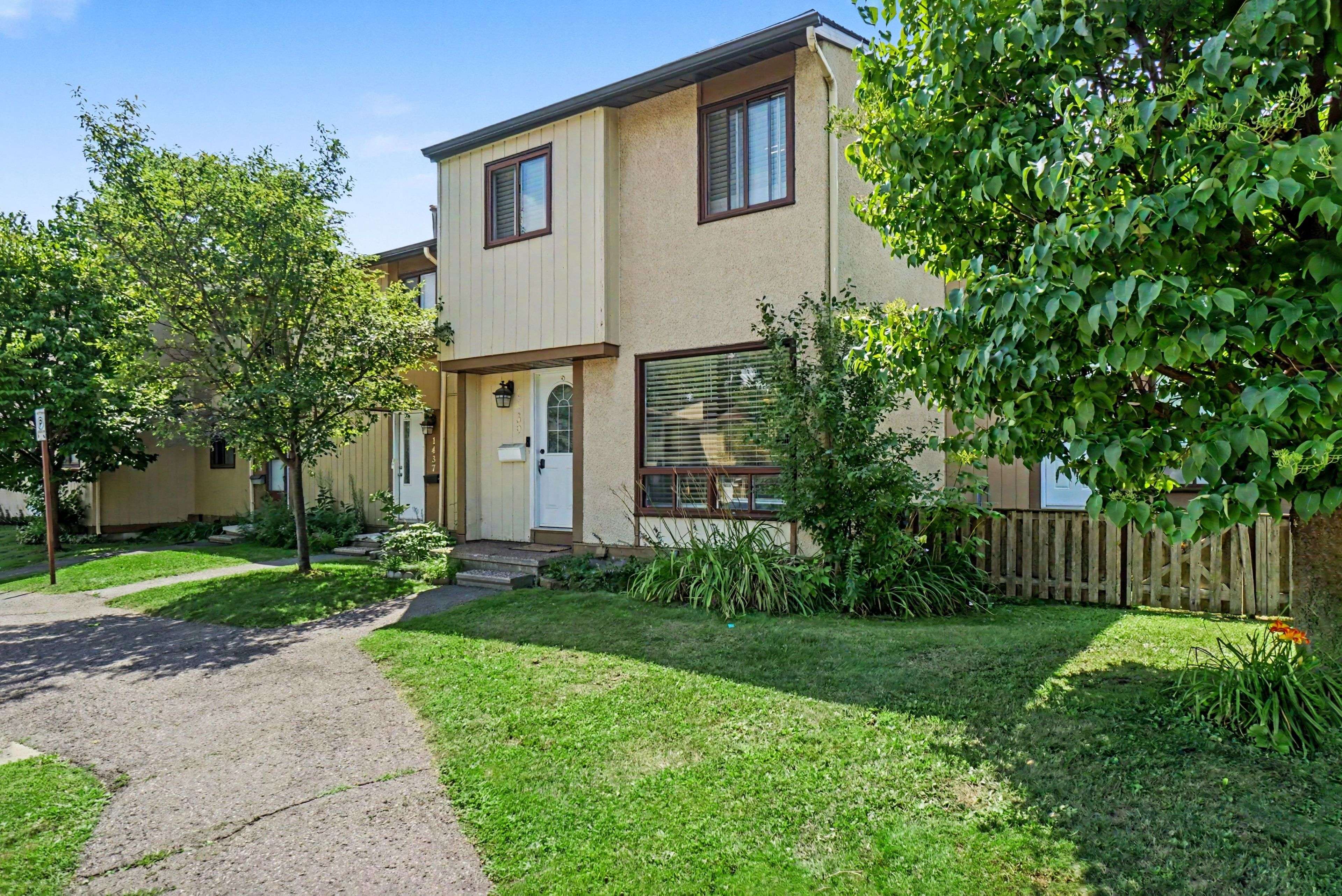 1439 Bethamy LN, Beacon Hill North - South And Area, ON K1J 8P7